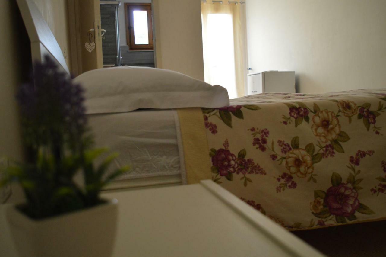 La Vallonea Casamassella ภายนอก รูปภาพ